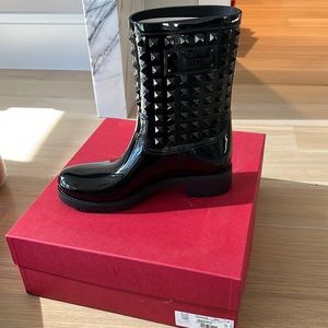 NEVER WORN Valentino rain boots